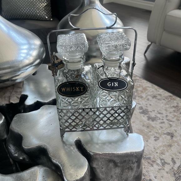 Vintage MCM whiskey, gin bar caddy, set with lock and key your not ordinary - Picture 5 of 14